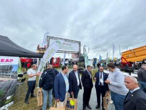 eebf0bbb d263 490b b3df cab3705fd7ad