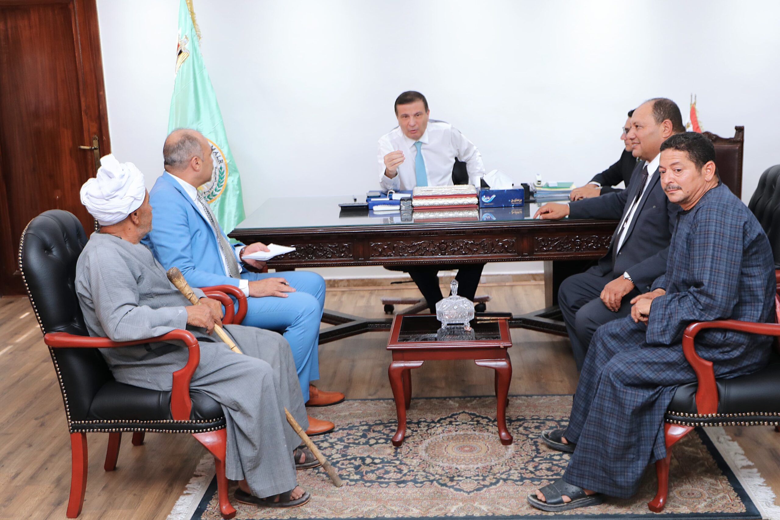 وزير الزراعة يستقبل عدد من الفلاحين ويستمع لمشاكلهم.. ويؤكد: دعم الفلاح "أولوية" ومكتبي مفتوح للجميع 2 IMG 20251025 WA0021 scaled