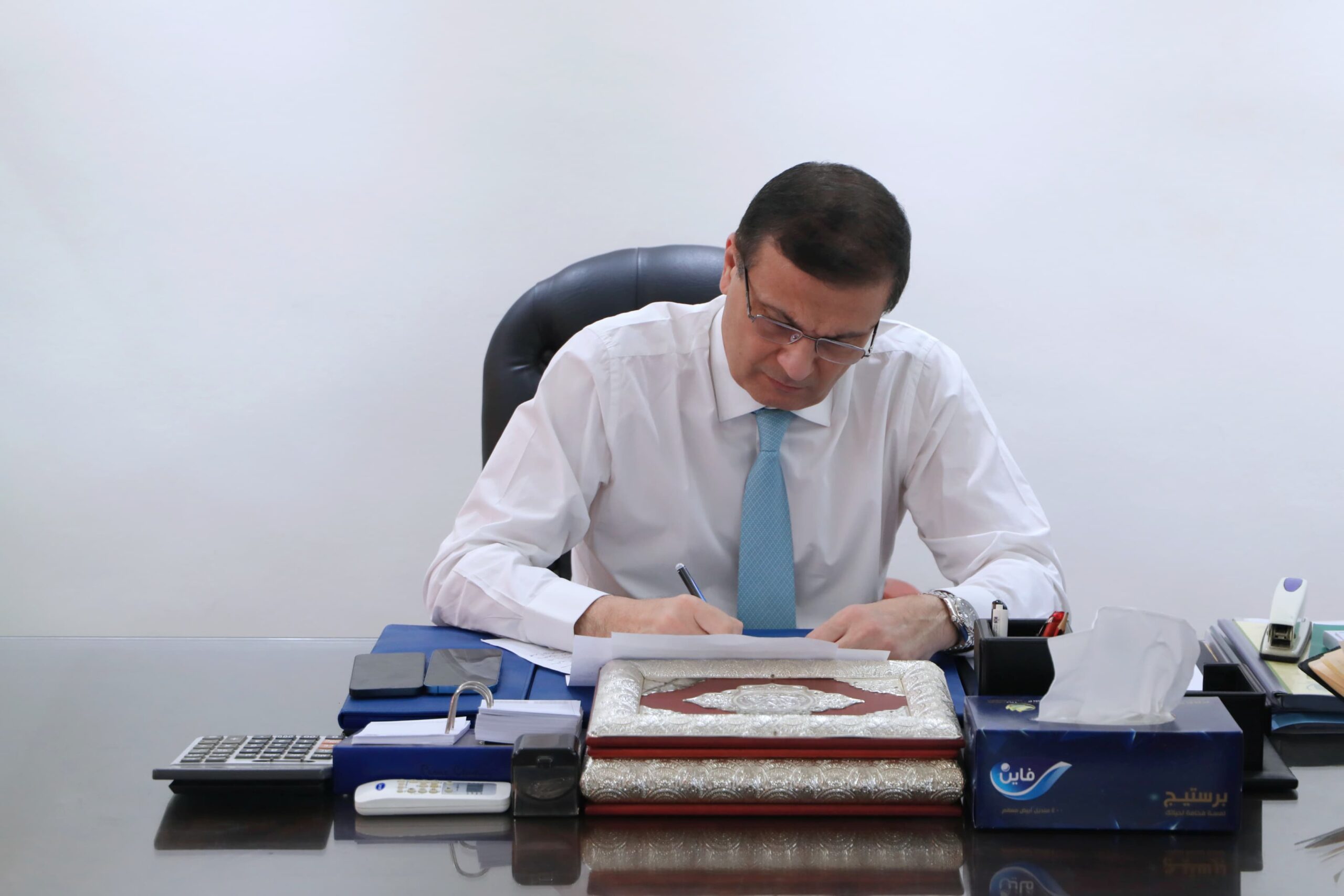 وزير الزراعة يستقبل عدد من الفلاحين ويستمع لمشاكلهم.. ويؤكد: دعم الفلاح "أولوية" ومكتبي مفتوح للجميع 3 IMG 20251025 WA0023 scaled