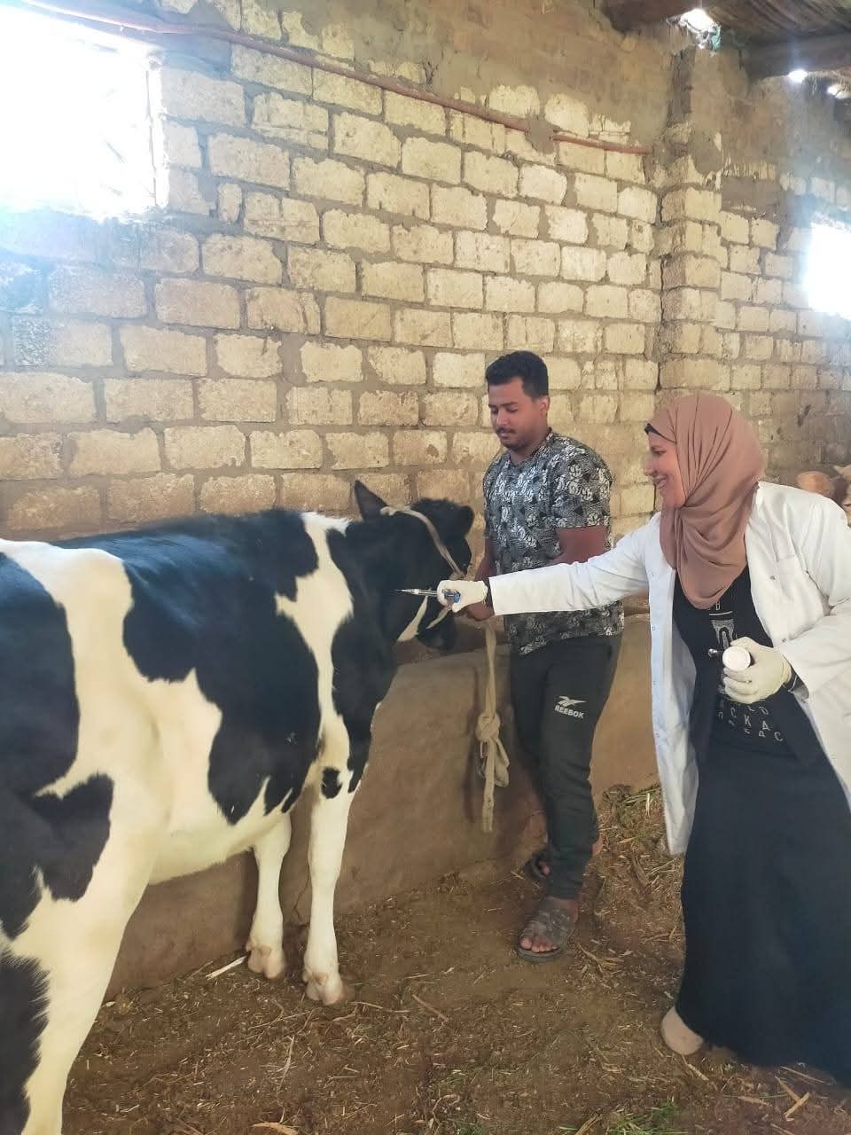 وزير الزراعة يتابع جهود الحملة القومية لتحصين الماشية.. 3 IMG 20251029 WA0019