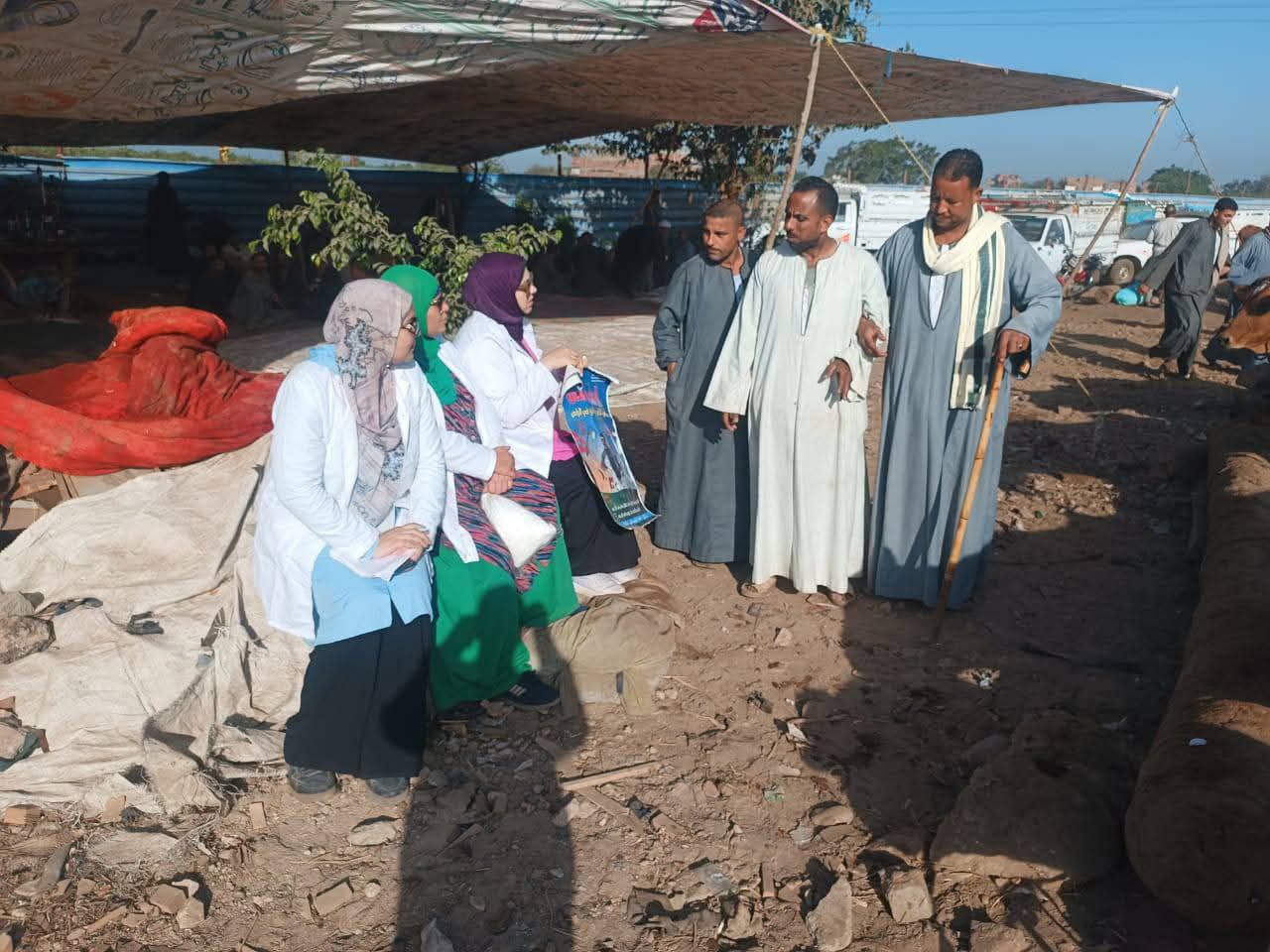 وزير الزراعة يتابع جهود الحملة القومية لتحصين الماشية.. 10 IMG 20251031 WA0009