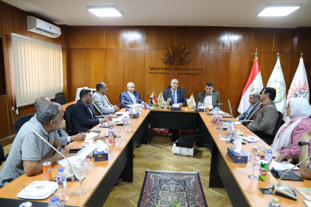 تنفيذا لتكليفات "فاروق".. "الزراعة" توحد جهودها الإرشادية لدعم المزارعين استعدادًا للموسم الجديد وزيادة إنتاج القمح 2 41