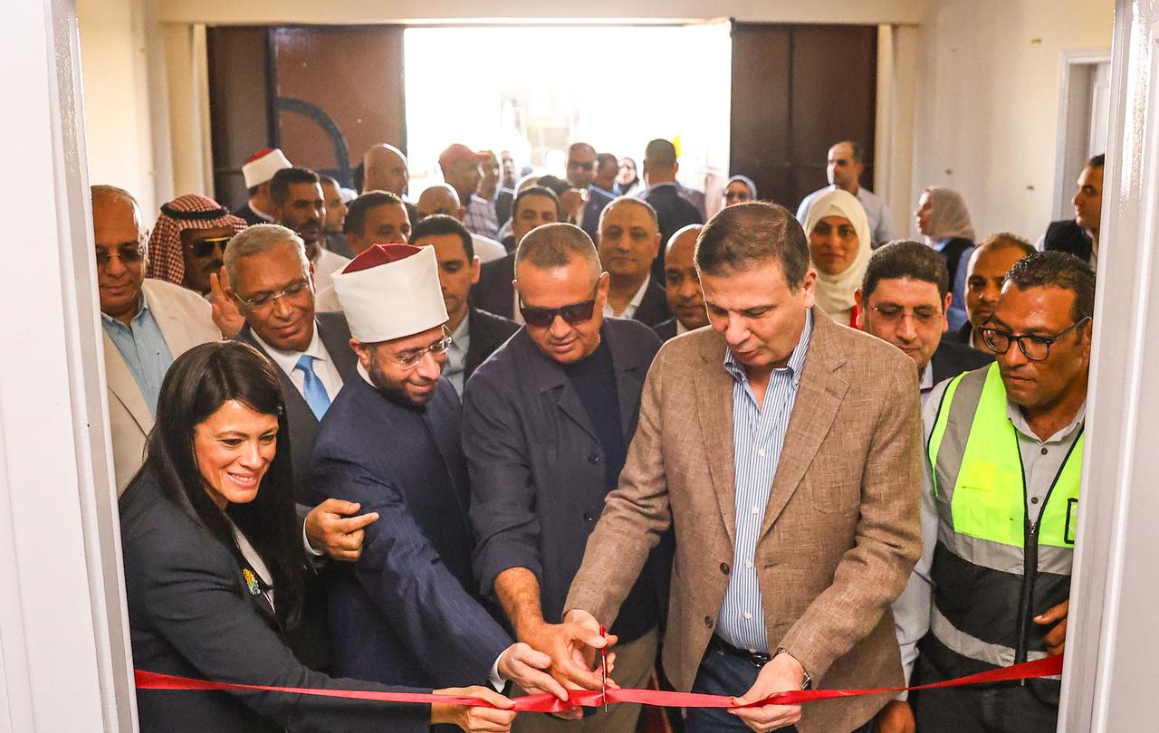 وزراء التخطيط والتعاون الدولي والزراعة والأوقاف ومحافظ جنوب سيناء يفتتحون "مركز التميز لتحلية المياه" و"البنك الإقليمي للجينات" بمحطة بحوث الصحراء 6 e1b582cf 8170 4c2a a8a7 6921872d2212