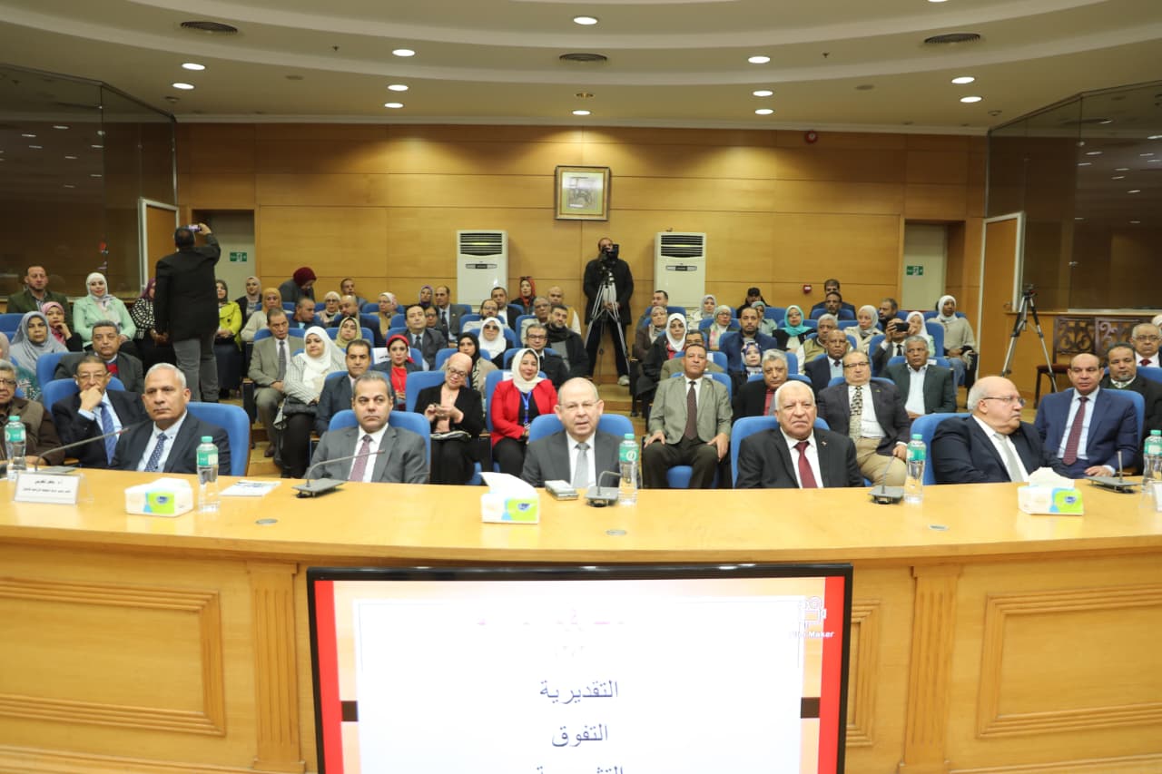 وزير الزراعة يسلم جوائز مركز "البحوث الزراعية" الثلاثة للفائزين.. ويقرر زيادة قيمتها بنسبة 50% 6 021