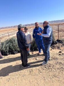 "بحوث الصحراء" يُكثف جولاته بسيناء ضمن مبادرة "اسأل واستشير" لتقديم الدعم الفني المباشر للمزارعين وحل مشكلاتهم 2 42f9171c b9b4 417f b601 94f96451244d