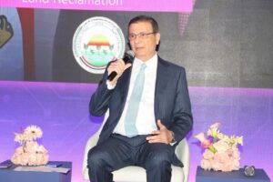 وزير الزراعة يطلق مبادرة بدعوة طلاب الجامعات لزيارة المراكز البحثية الزراعية والمعامل المتطورة لاكتساب الخبرات 2 6 2