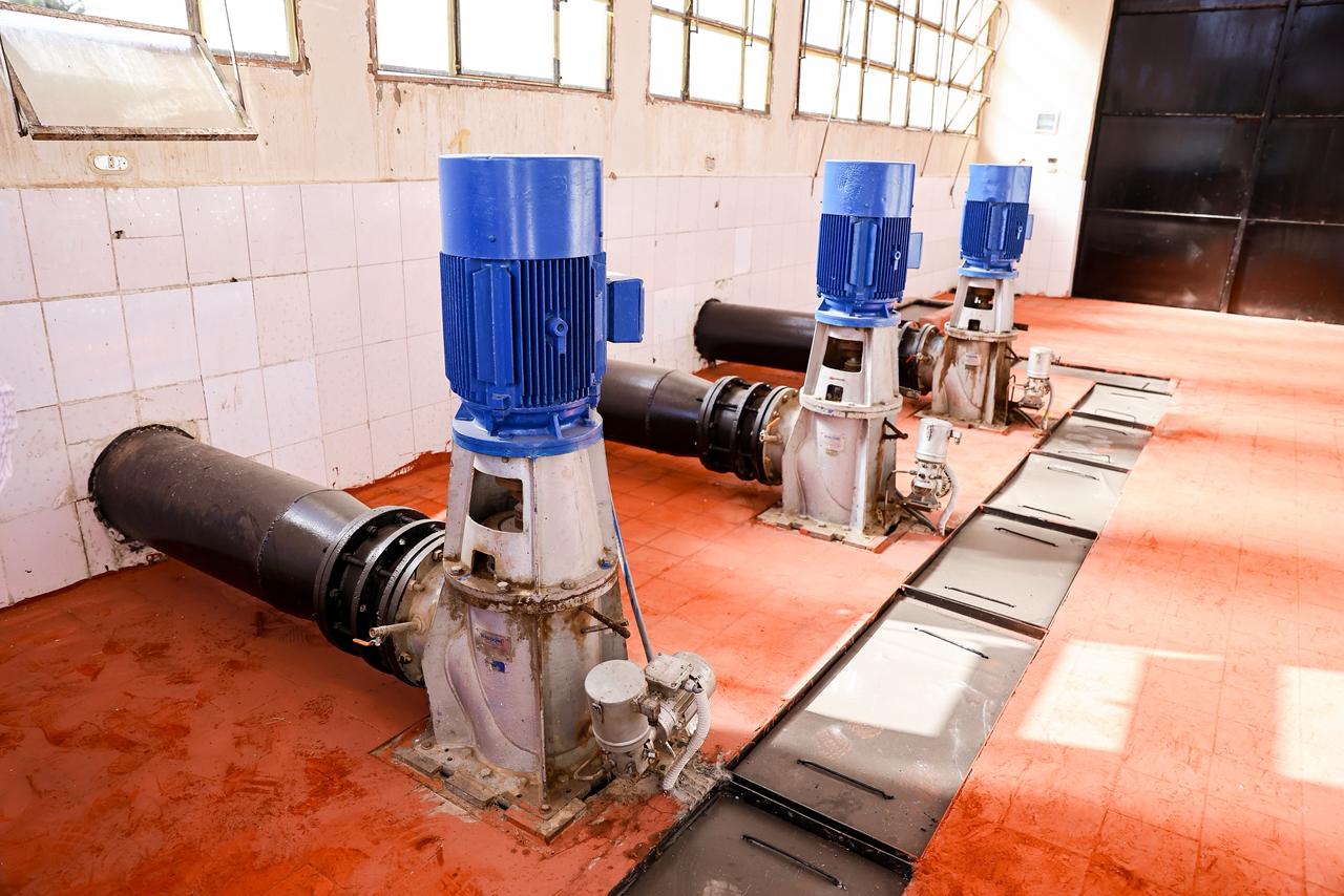 وزيرا «التخطيط والتنمية الاقتصادية والتعاون الدولي» و«الزراعة واستصلاح الأراضي» ومحافظ أسوان والمدير القُطري للإيفاد يفتتحون محطة الزهراء للطاقة الشمسية لخدمة 480 فدان 2 IMG 20260110 WA0039